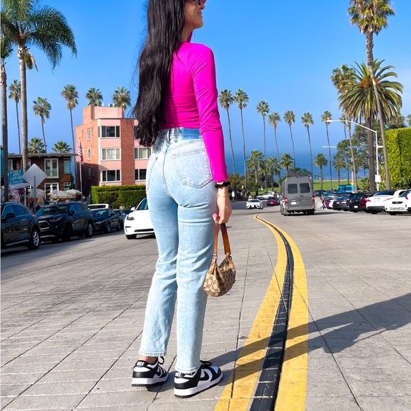 Abercrombie high rise straight leg crop jeans - Picture 3 of 3